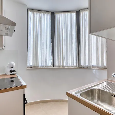 New 2br Near Seafront By Sf Homes *