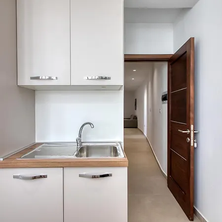 New 2br Near Seafront By Sf Homes *